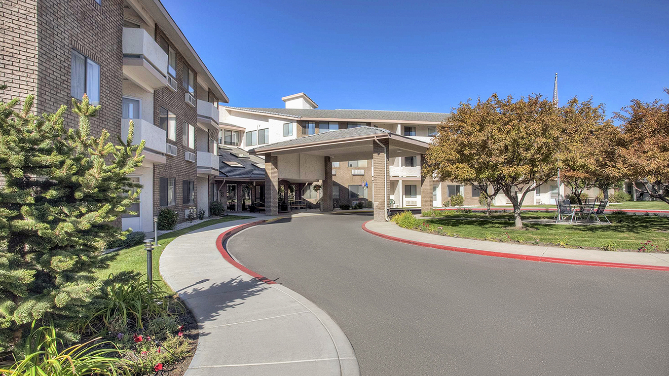 Senior Apartments in Carson City, NV Holiday Carson Plaza