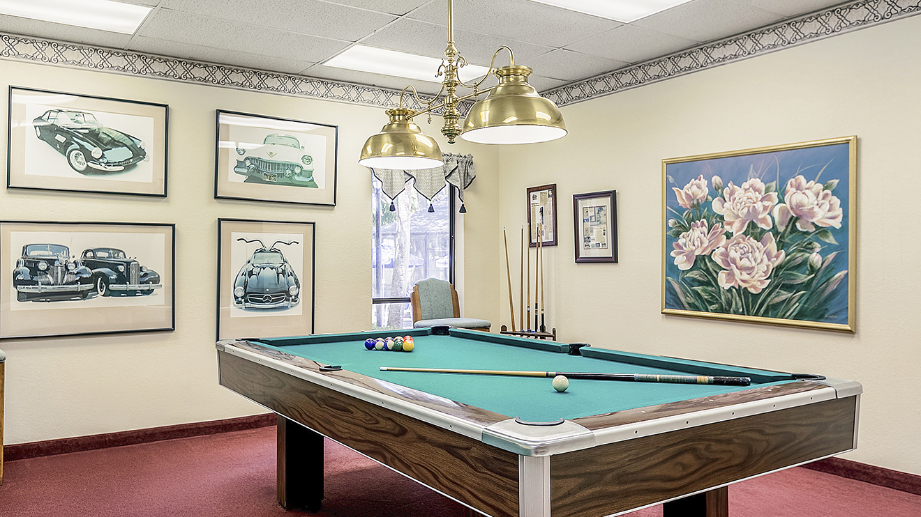 Senior Apartments in Clearwater, FL Holiday Belleair Towers