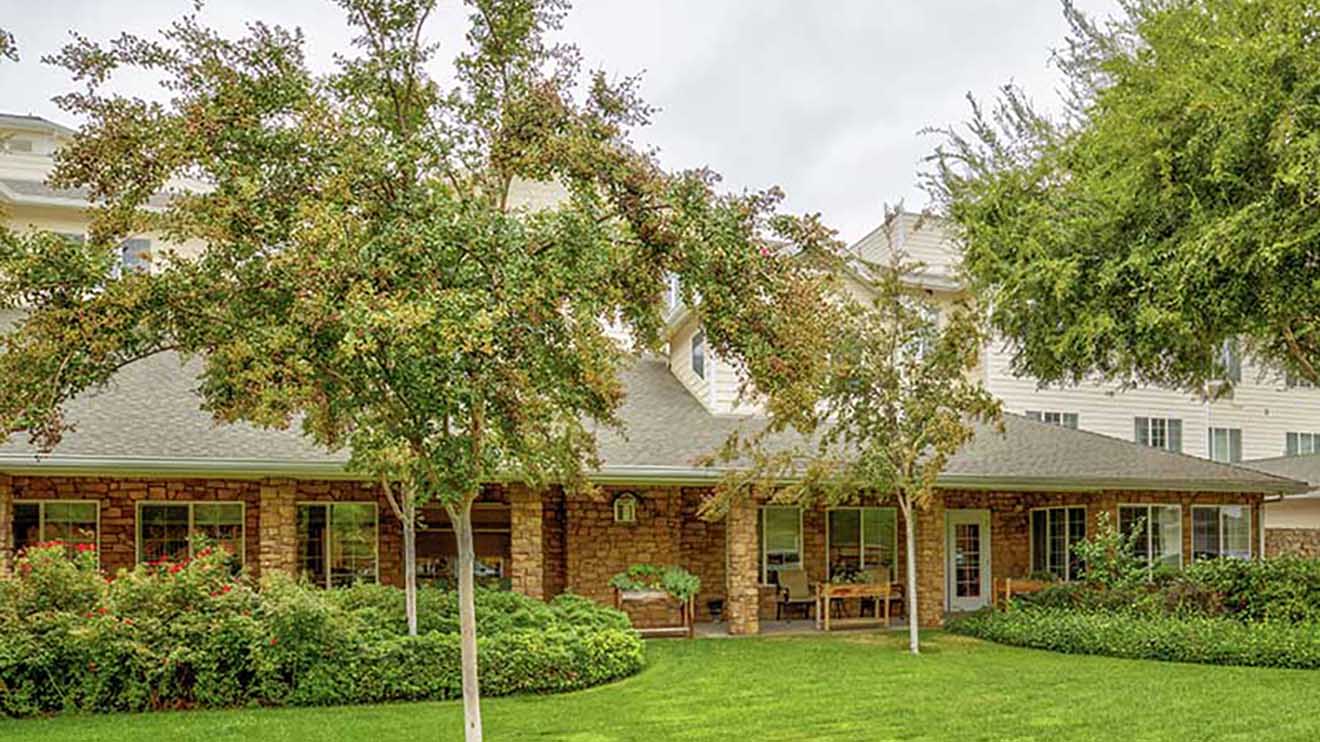 Independent Senior Apartments Yucaipa, CA Holiday Golden Oaks