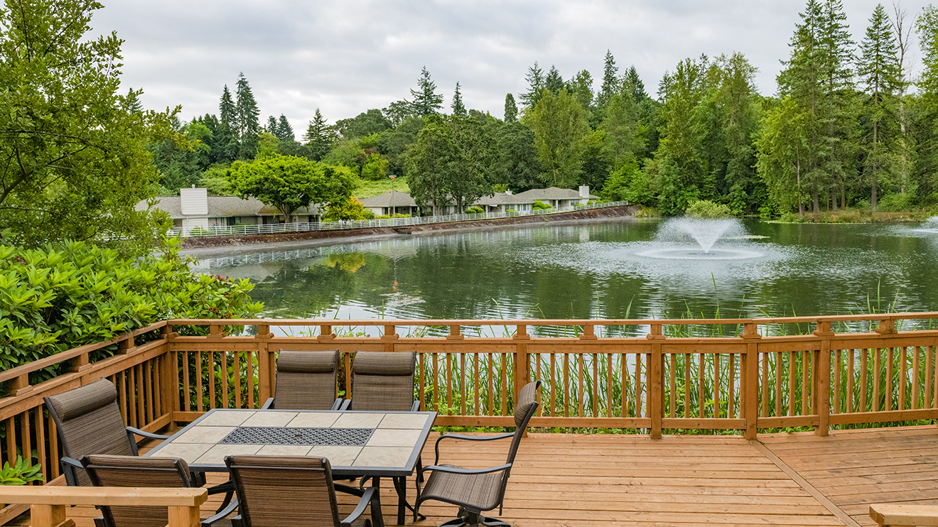 Senior Apartments and Cottages Salem, OR Holiday Hidden Lakes
