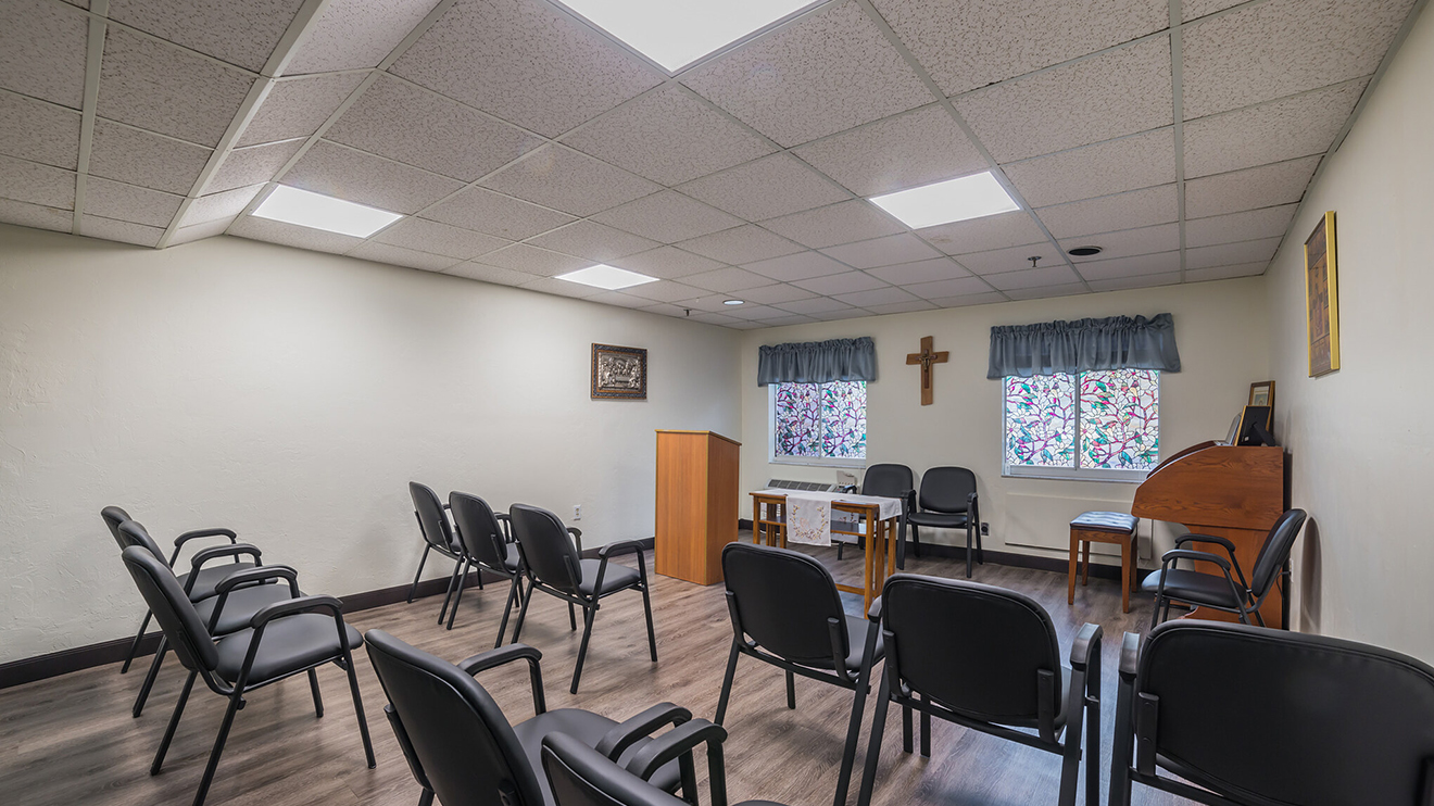 Senior Apartments Gainesville, FL I Holiday Atrium at Gainesville