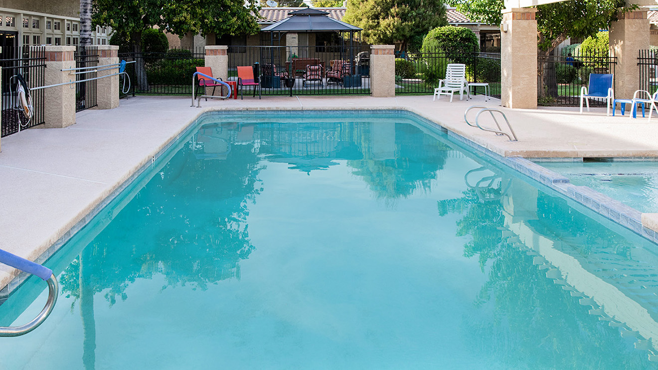 Senior Apartments Phoenix, AZ I Holiday Madison Meadows